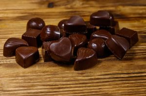 Bombones de chocolate negro saludables